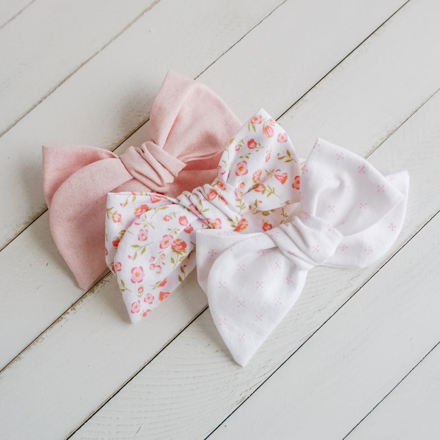 Handtied Fabric Bow - White Mini Mae